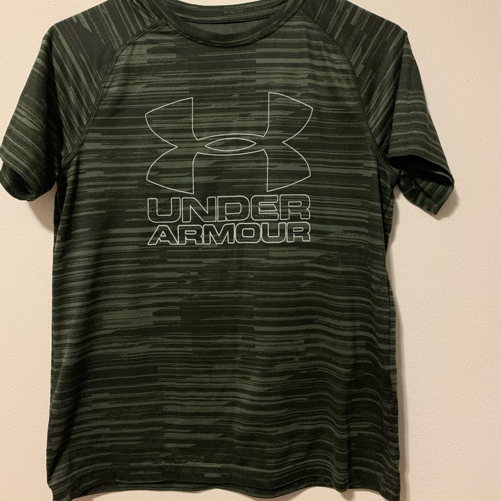 Youth Large UA Tshirt